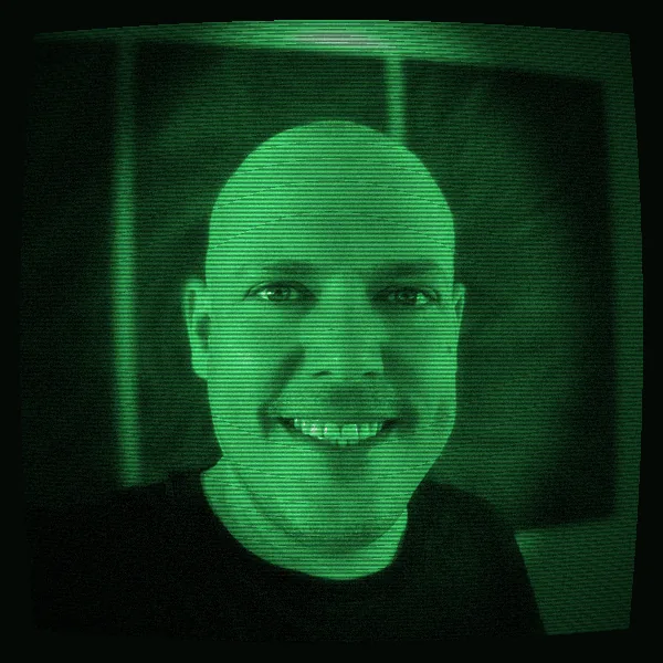 Ton Habraken op een groen CRT-scherm